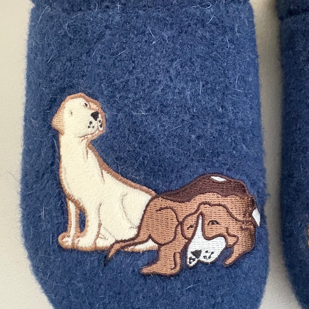 Lands End Women's Cozy Blue Embroidered Dog Slippers Sherpa Lined Sz 9B Comfy - Picture 4 of 12